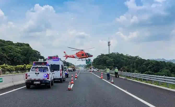 镇雄高速公路汽车救援案例